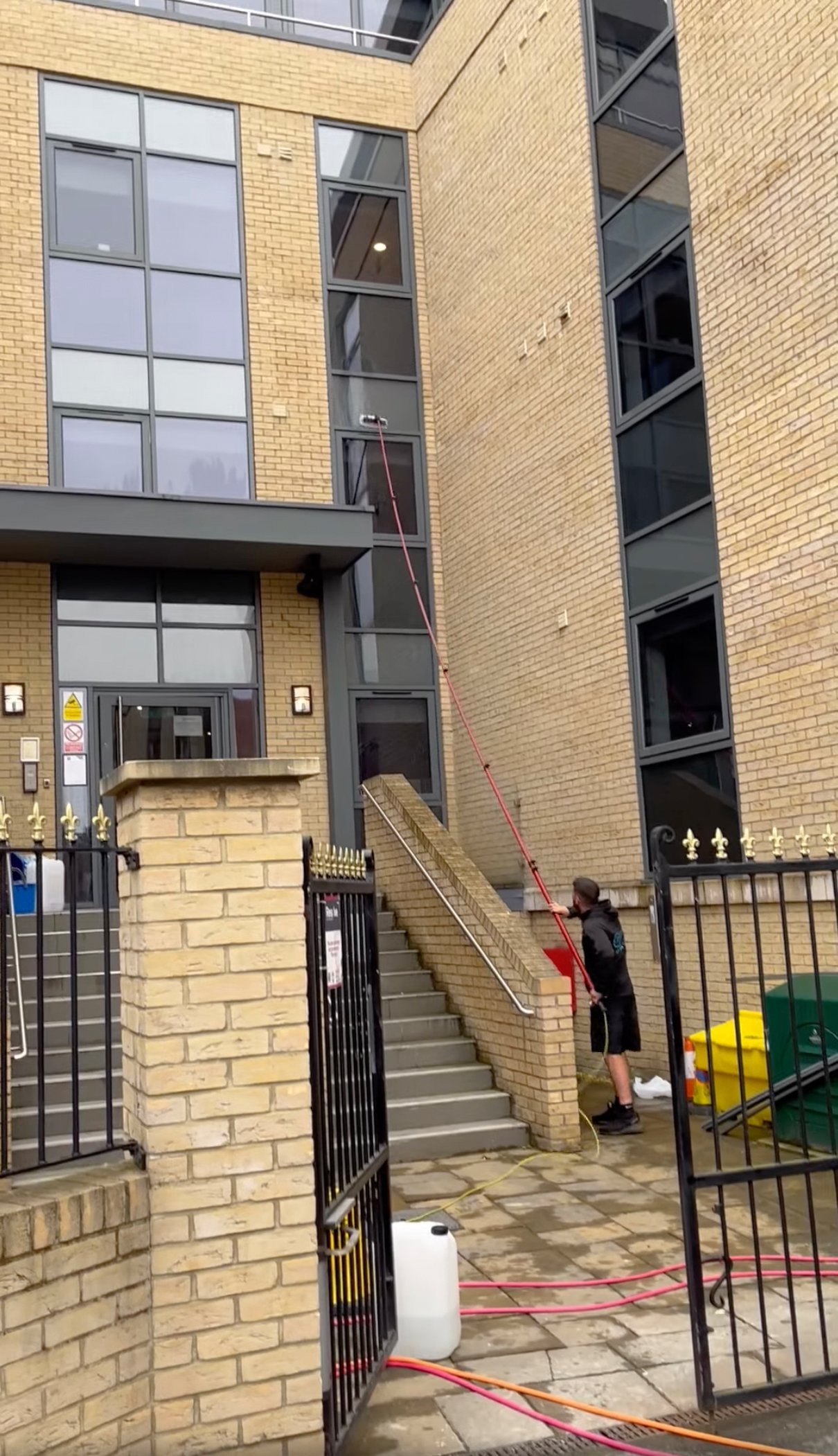 city clean window cleaning action shot